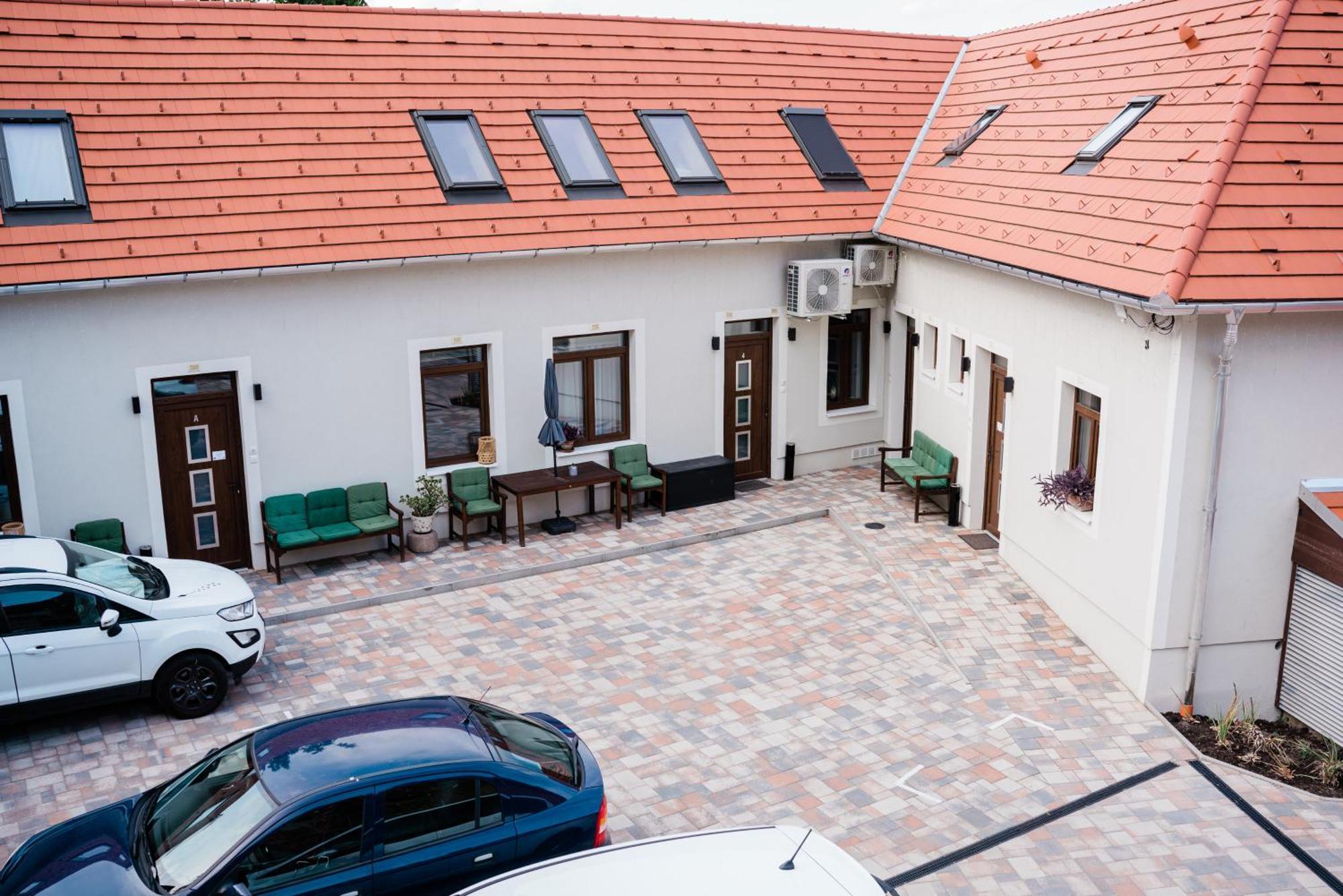 Monbuhim Comfort Veszprém Extérieur photo